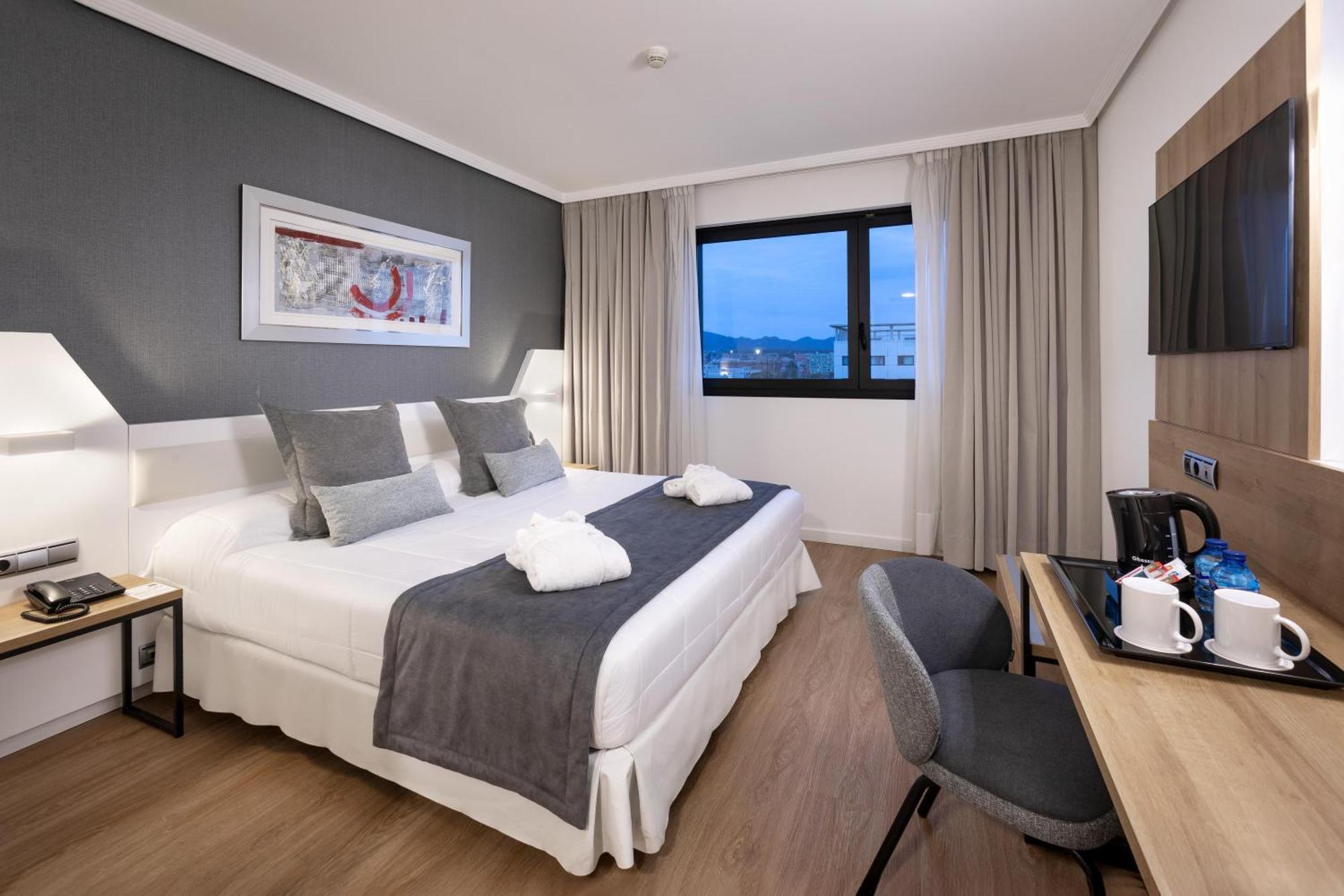 Hotel Frontair Congress Aeropuerto 4*